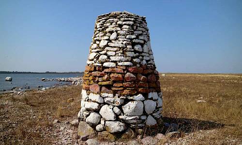 Sjömärke på södra udden av ön. Foto: Stefan Svenaeus 2018